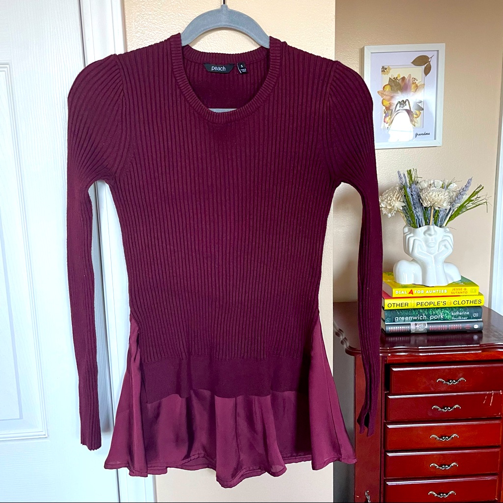 Discover Peach Sweater / Tiered / Ribbed / Silky Size Small / Magenta